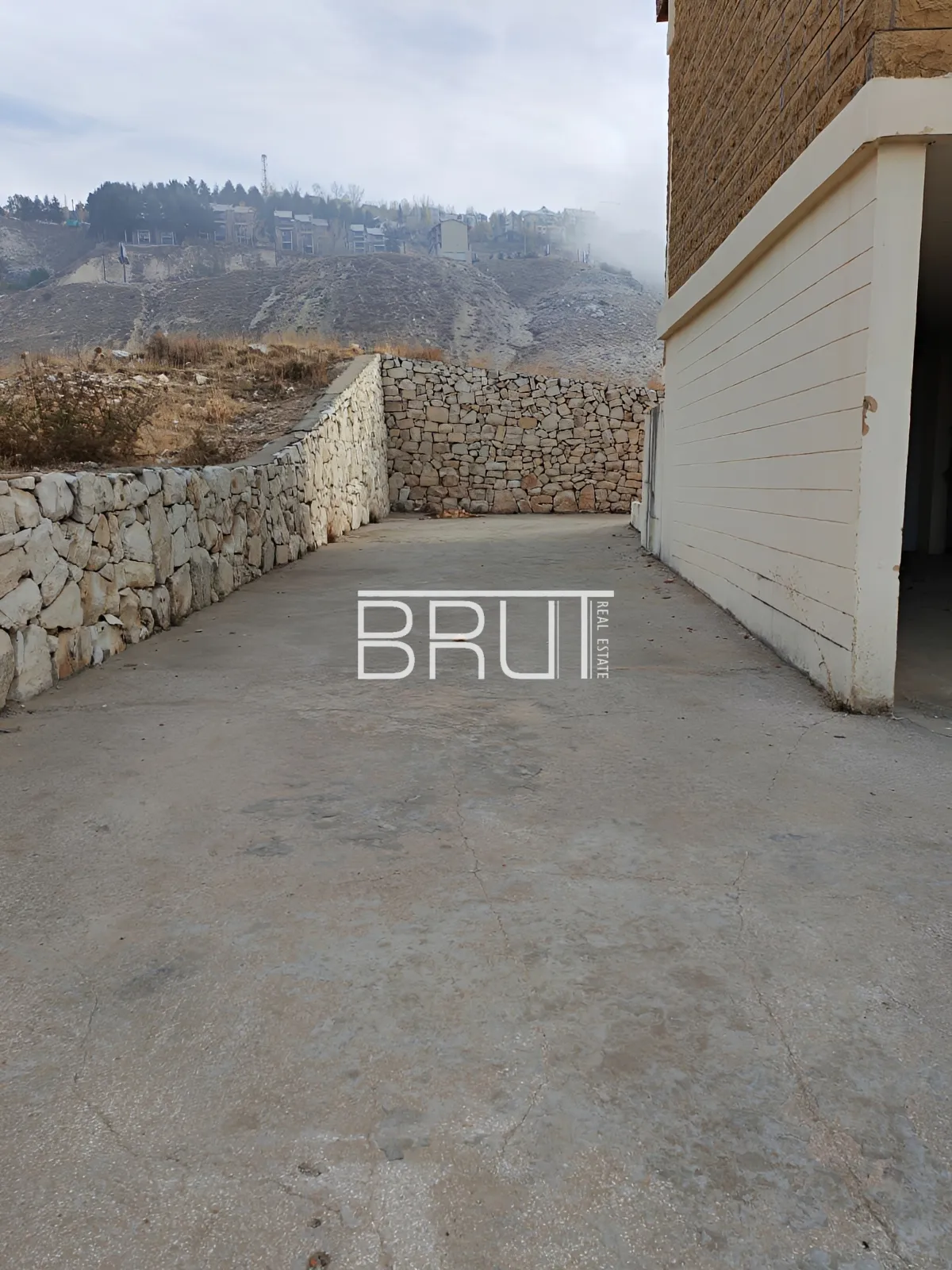 Chalet for Sale in Kfardebian