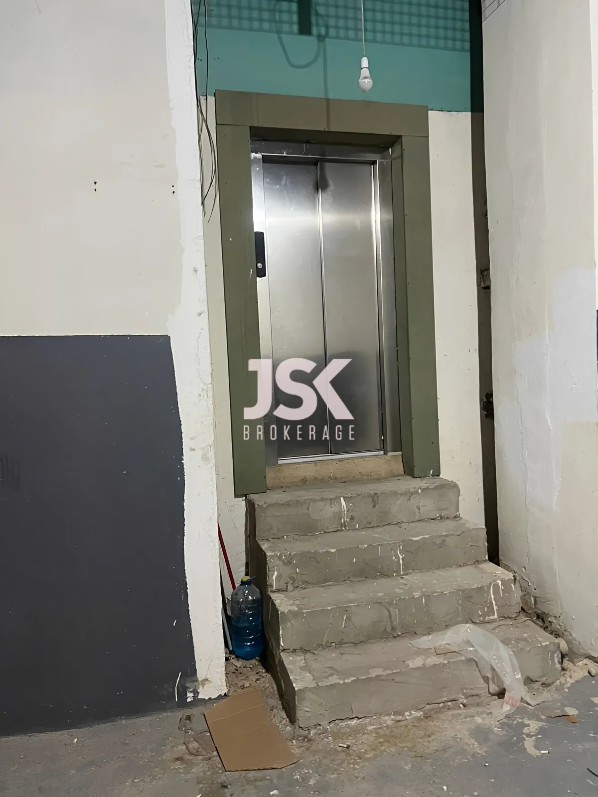 Showroom for Sale in Jounieh