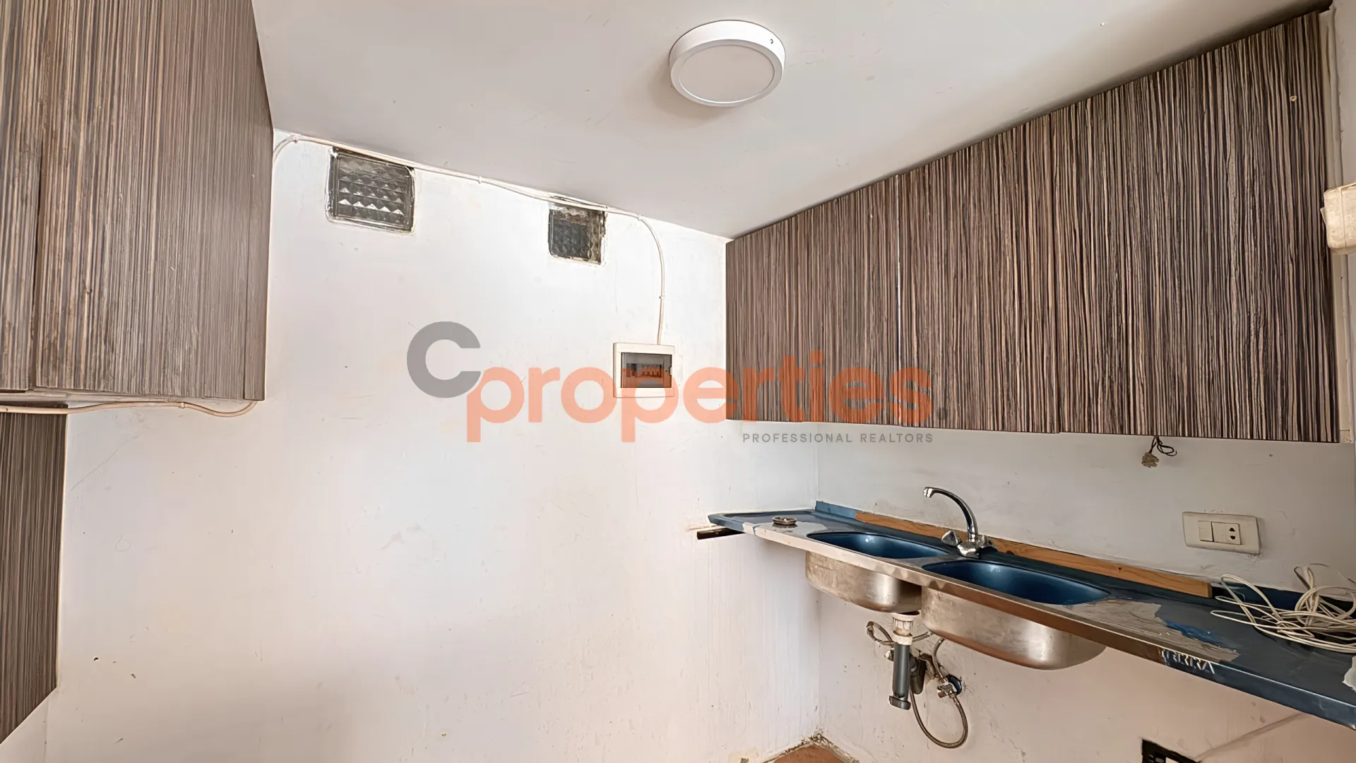 Shop for Sale in Aaoukar