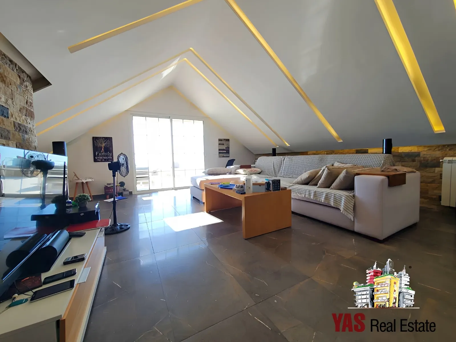 Apartment for Sale in Ajaltoun - 3 bed, 5 bath
