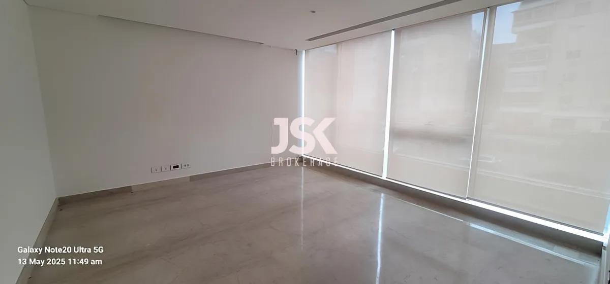 Office for Sale in Kaslik