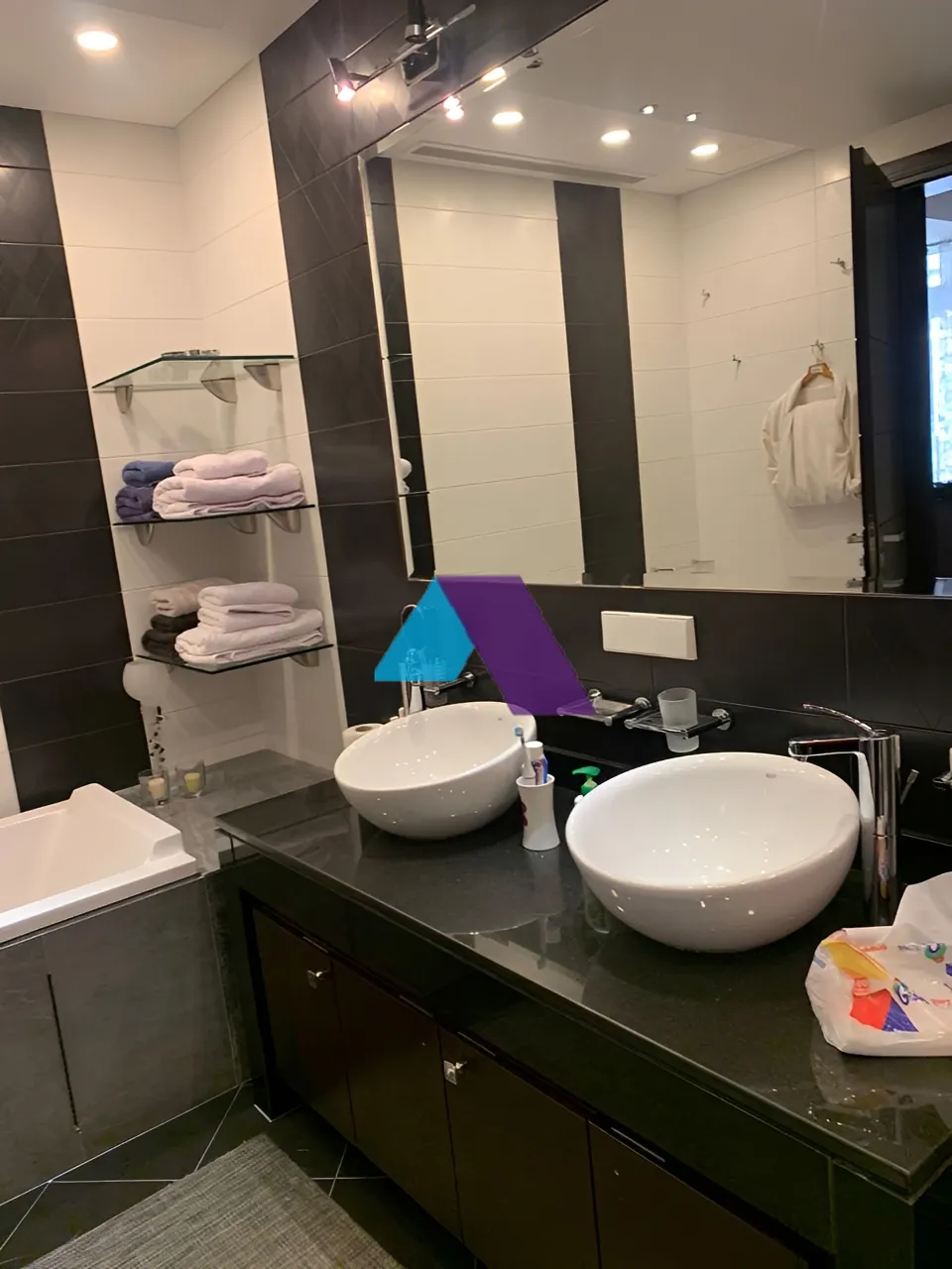 Apartment for Sale in Saifi Village