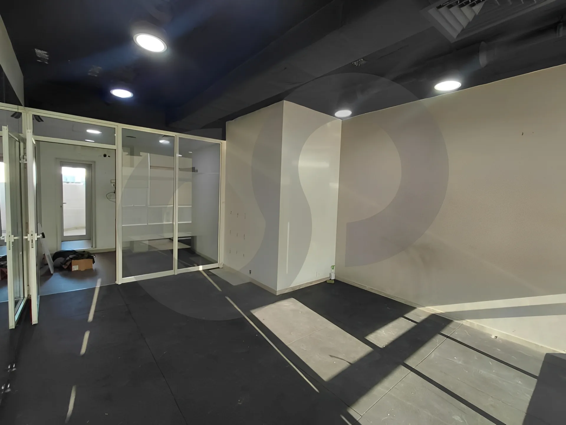 Office for rent in Jdeideh