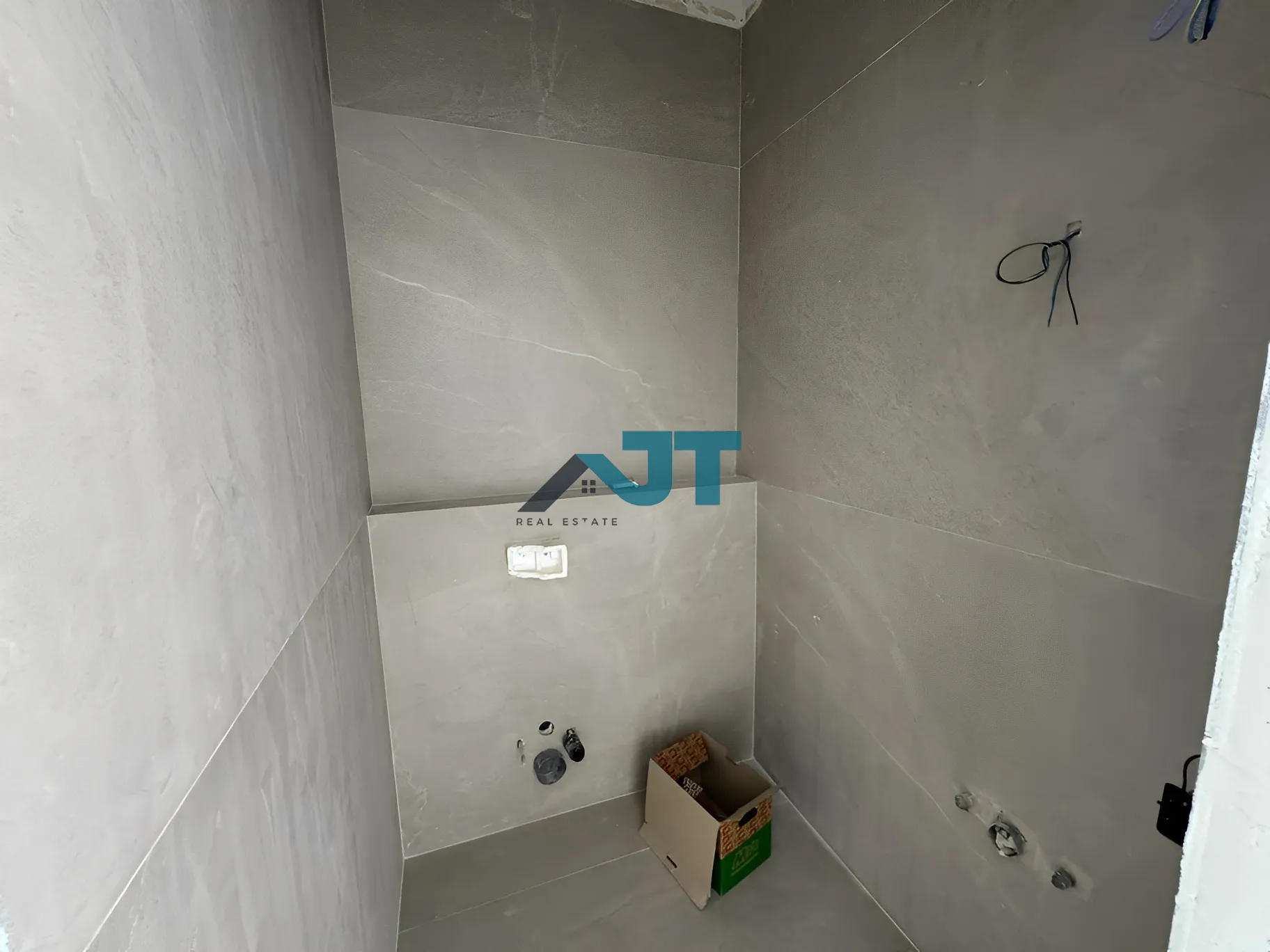 Apartment for Rent in Ain Aar, Lebanon - 2 bed, 3 bath