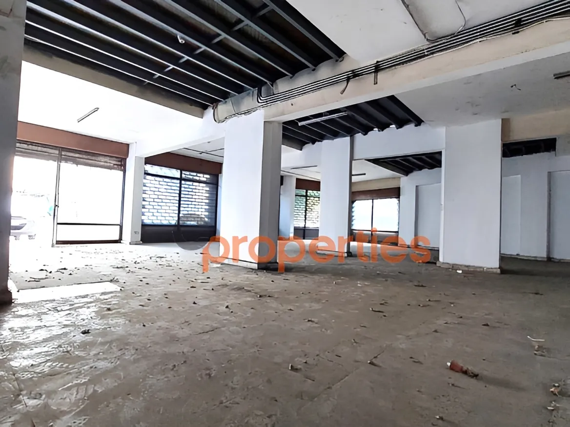 Showroom for Rent in Jdeideh