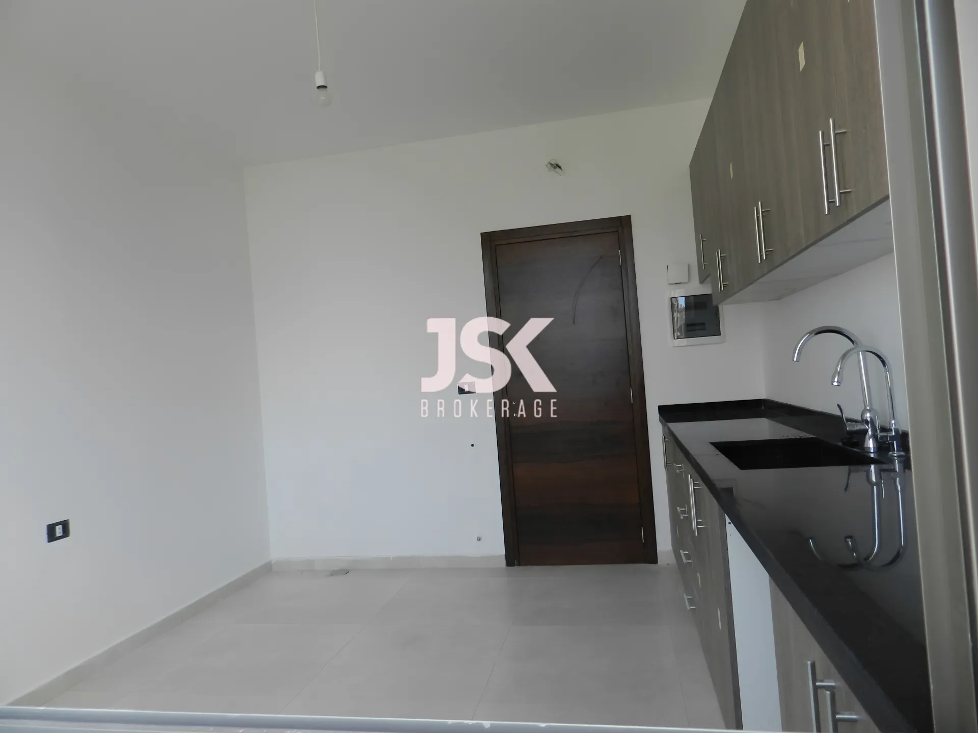 Apartment for Sale in Haret Sakher