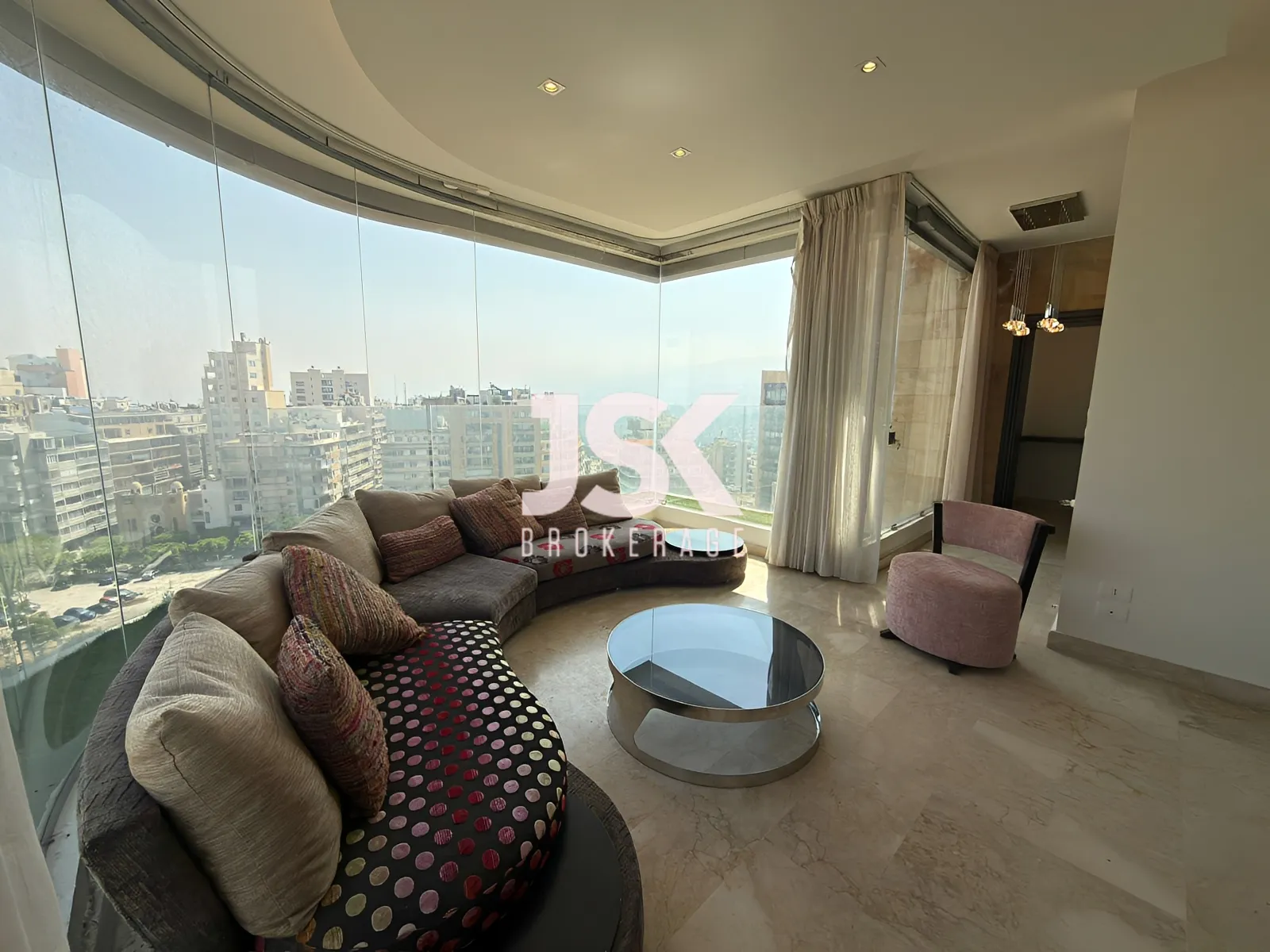 Apartment for Rent in Achrafieh - 3 bed