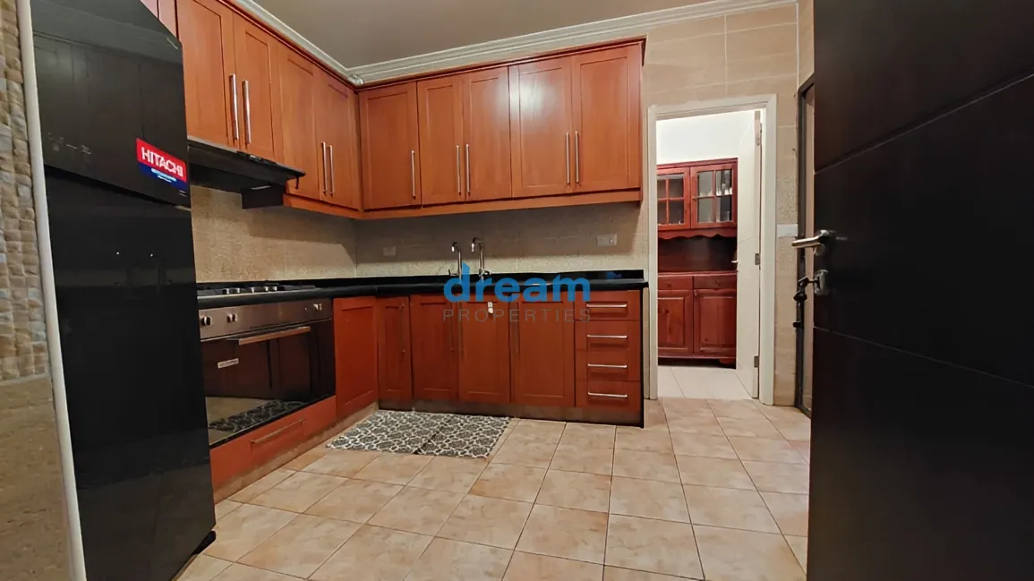 Apartment for sale in Achrafieh, Beirut, Lebanon - 3 bed, 4 bath