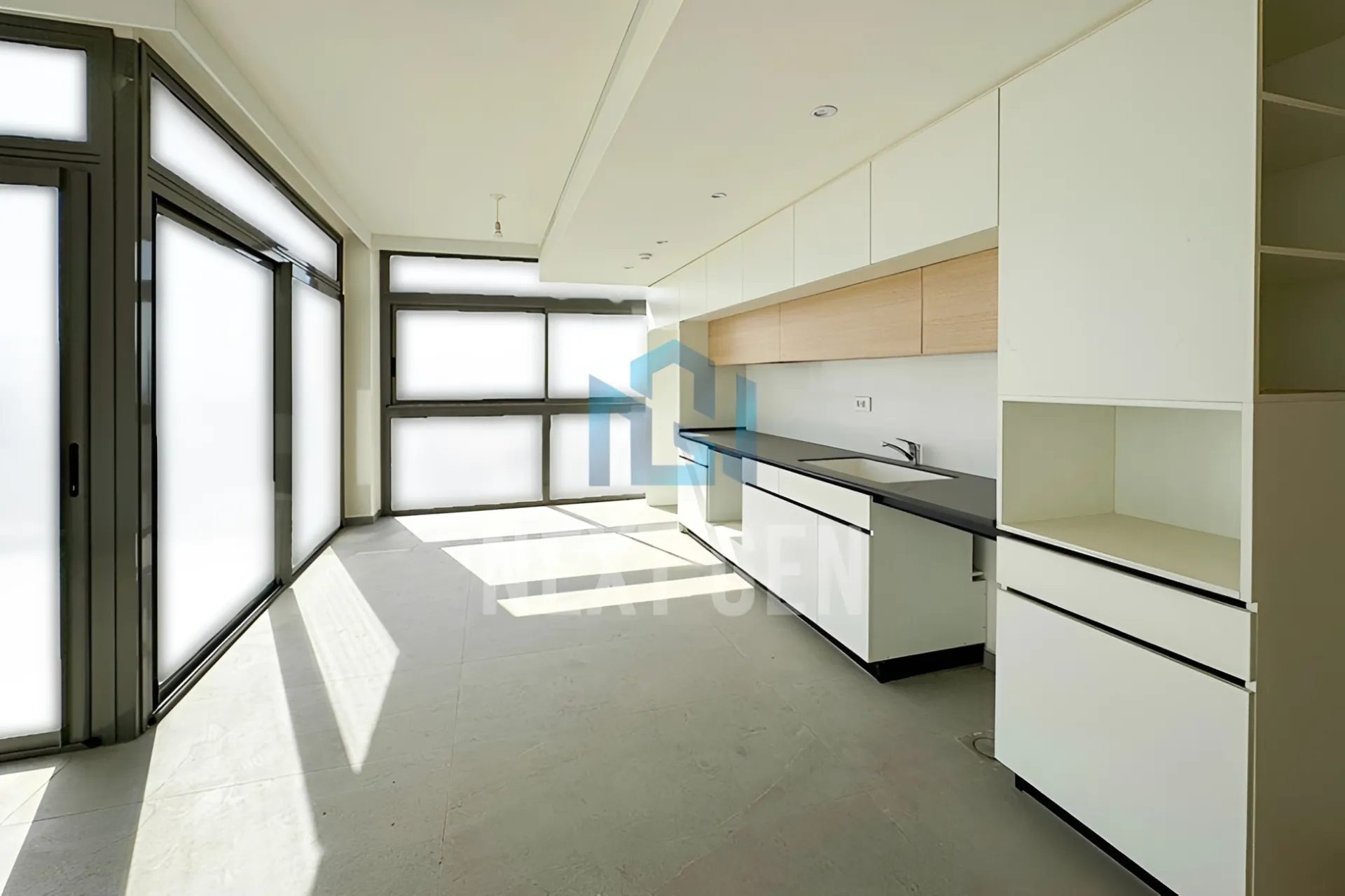Apartment for rent in Achrafieh, Beirut, Lebanon - 2 bed, 3 bath
