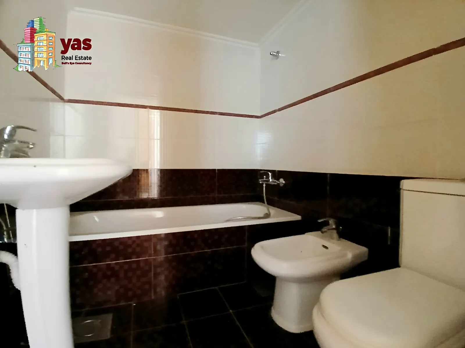 Apartment for Rent in Kfar Hbab - 3 bed, 4 bath