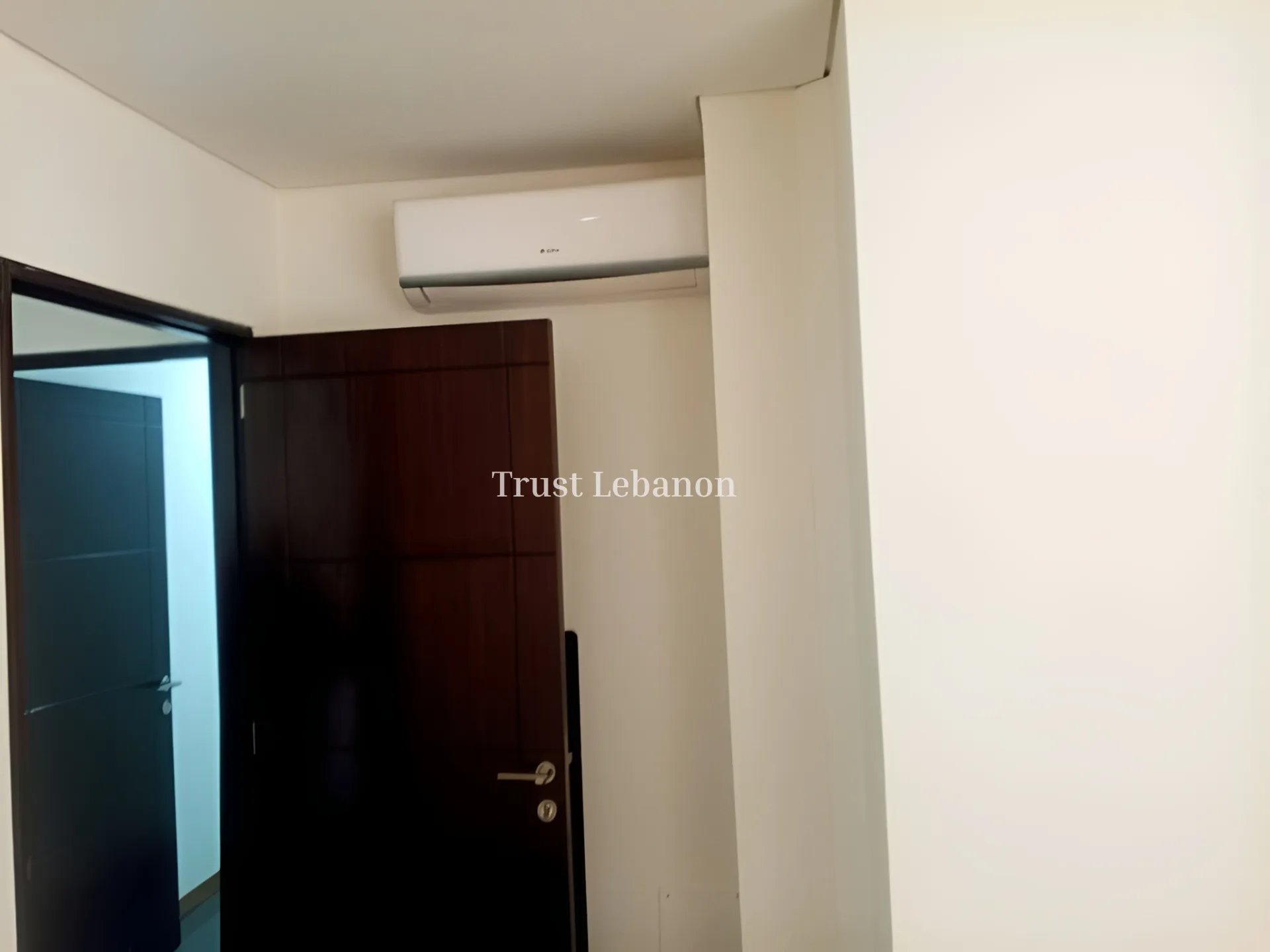 Office for Rent in Daoura, Lebanon