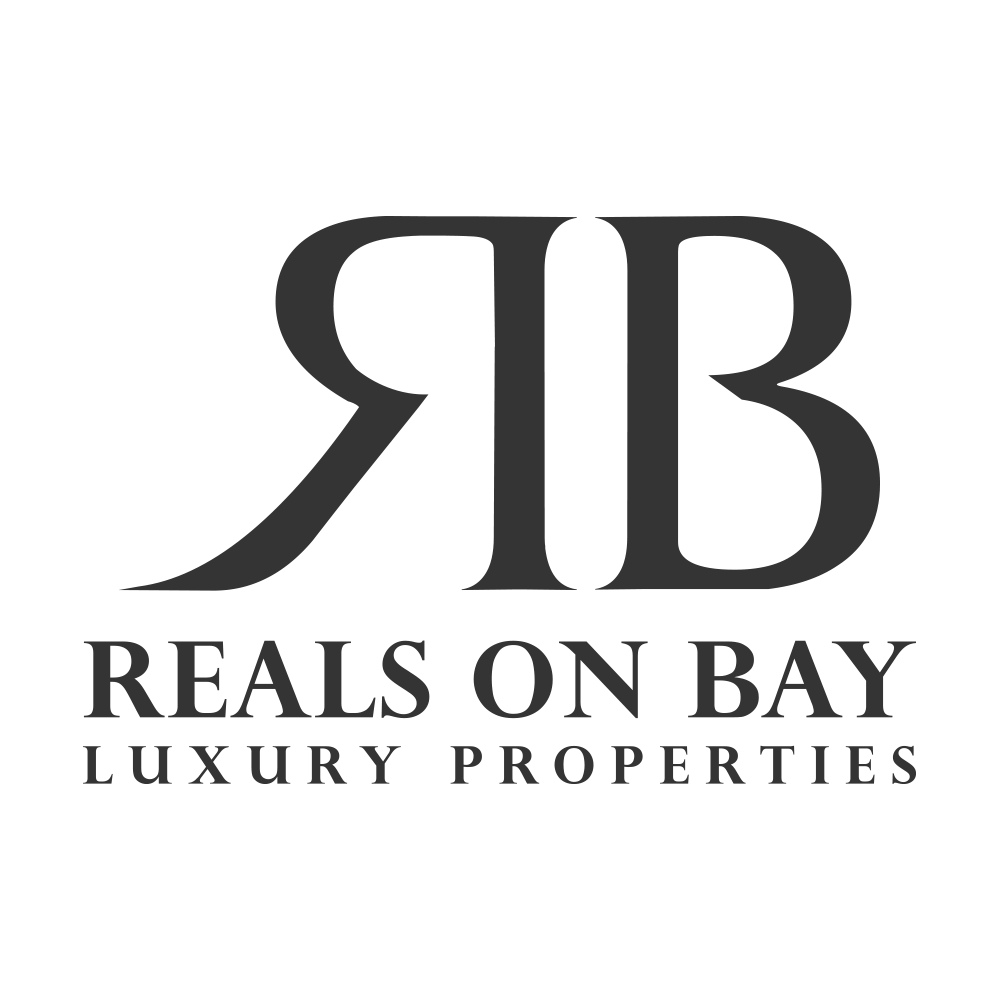 Reals On Bay